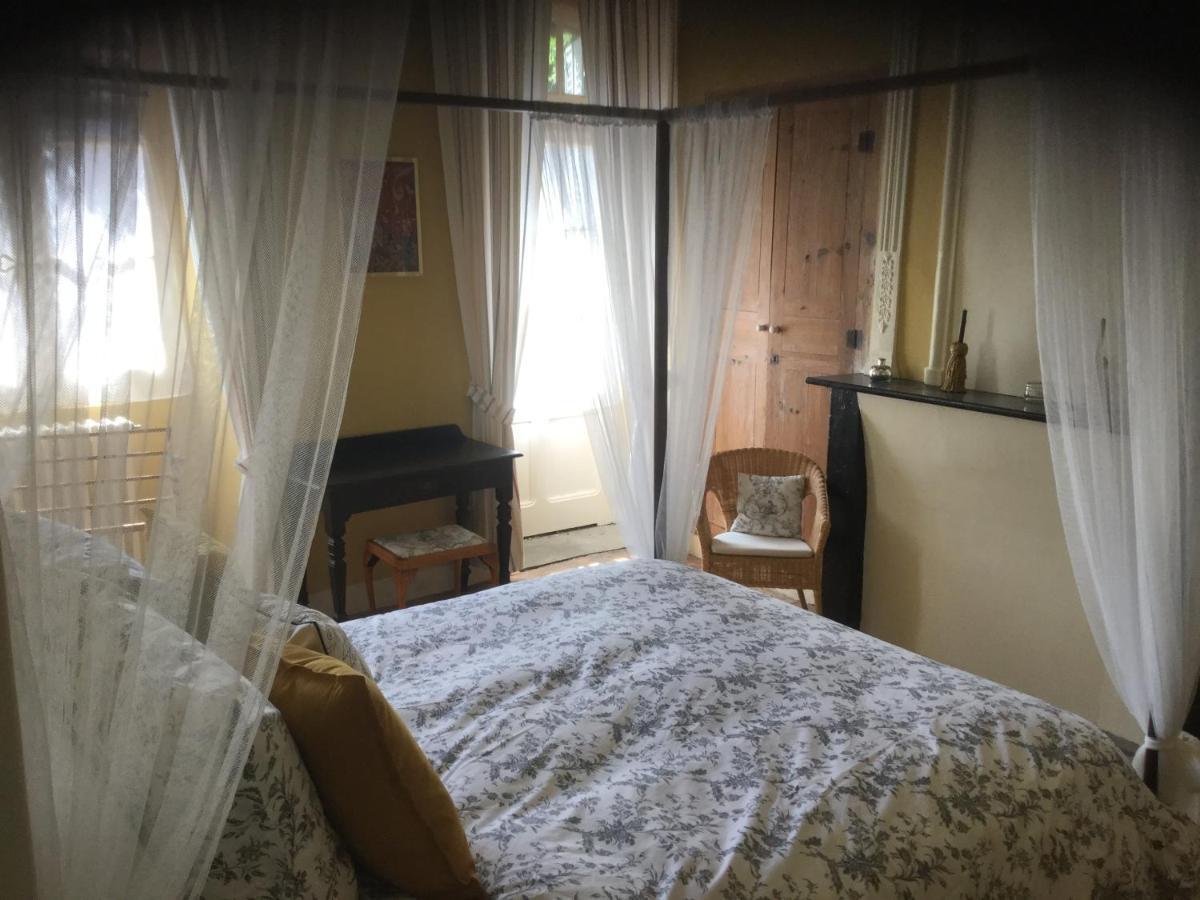 Maison Delmas Bed and Breakfast Puy-lʼÉvêque Exteriör bild